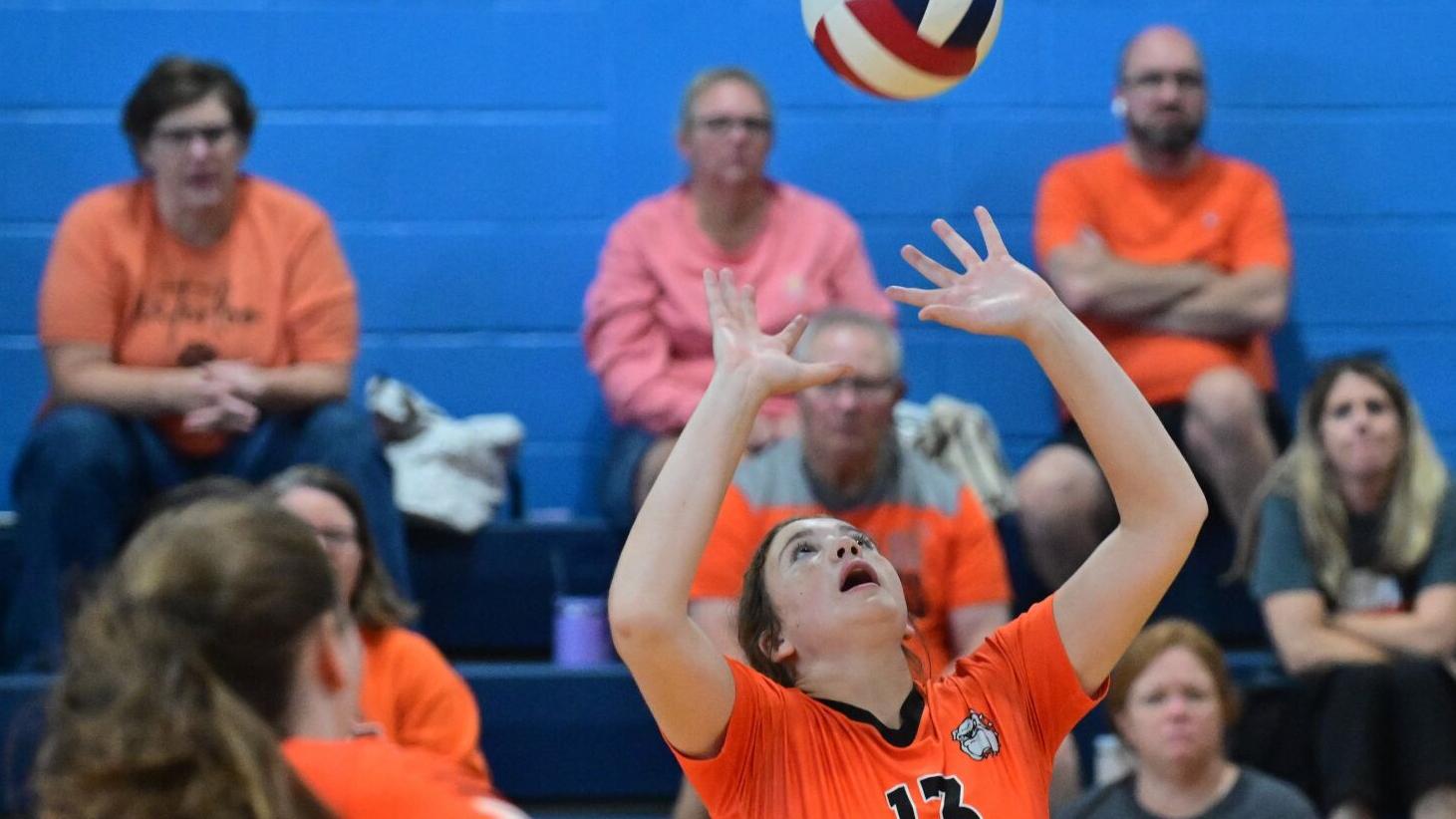 Waterloo, Mascoutah advance to face off in Class 3A sectional girls volleyball final